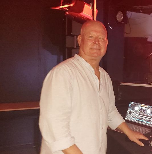 Ken Savage, Wedding DJ and Host at Chic Weddings & Events